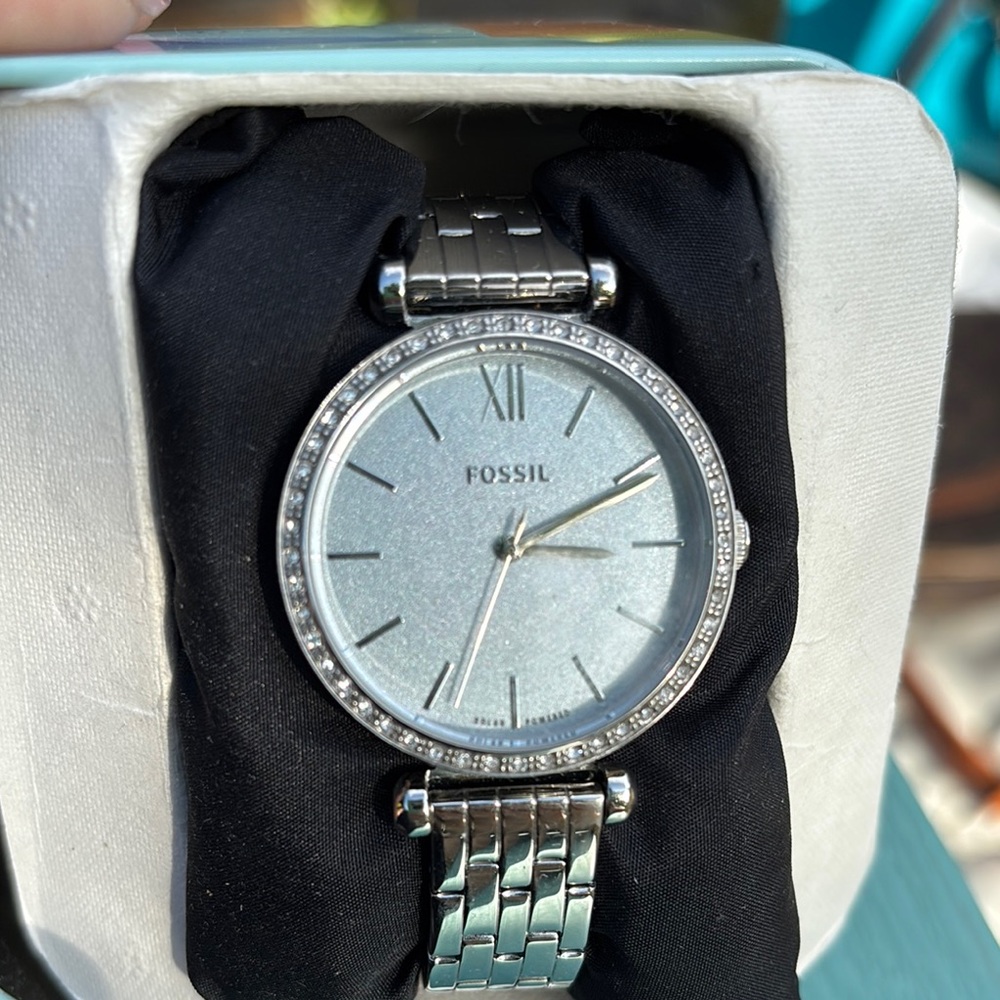 Beautiful ladies Fossil watch solar powered  crystal and stainless steel